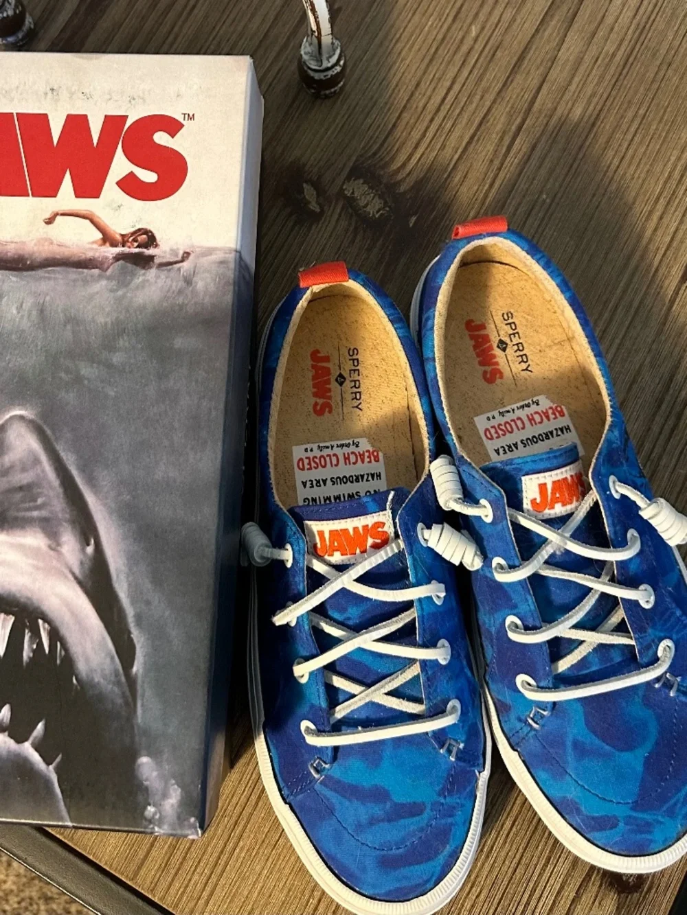 Like new with box - Sperry Crest Vibe Jaws canvas shoes, size 7.5